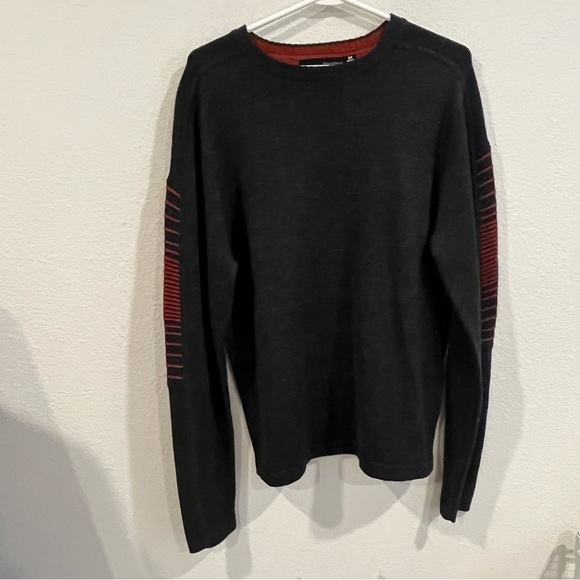 Smartwool charcoal gray with rusty red stripes size medium merino wool sweater - Picture 1 of 6